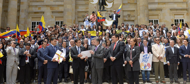 Con un alto el fuego definitivo Colombia dará inicio a la paz
