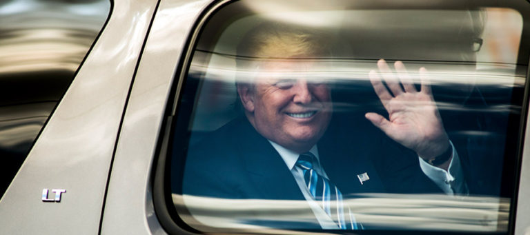 Trump vuelve a caer en las encuestas por temor a su presidencia