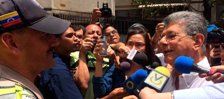 Opositores a Maduro advierten que se limitará la recolección de firmas
