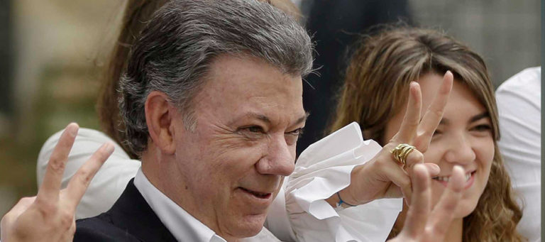 Santos donará dinero del Premio Nobel