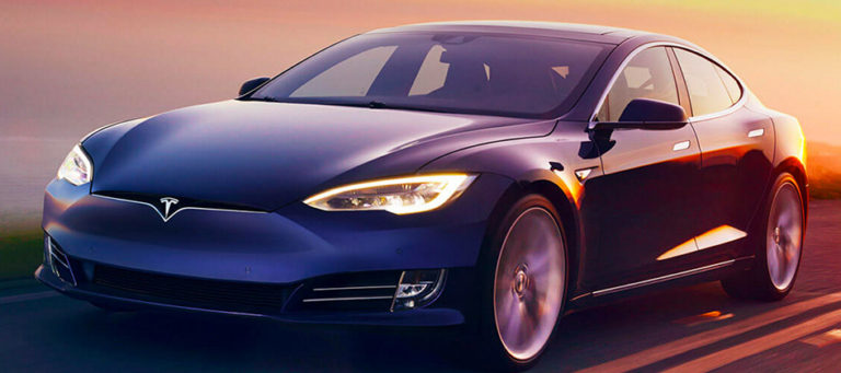 Tesla ya tiene vehículos totalmente autonómos