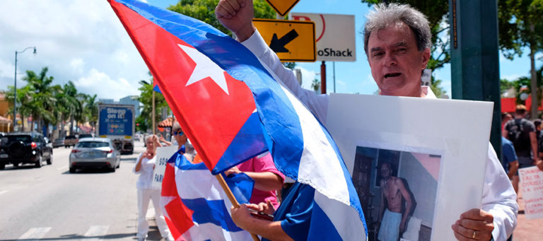 Cubanos se inclinaron a Trump por la política de Obama hacia Los Castros