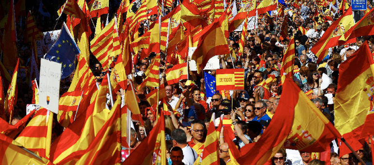 Mas de 350 mil personas marcharon para mantener la unidad en España