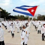 Más de 400 médicos cubanos denuncian esclavitud en Cuba